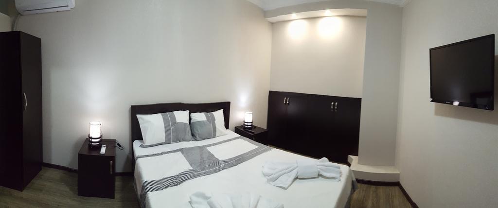 Nino'S Hotel On Tsamebuli Tbilisi Ngoại thất bức ảnh