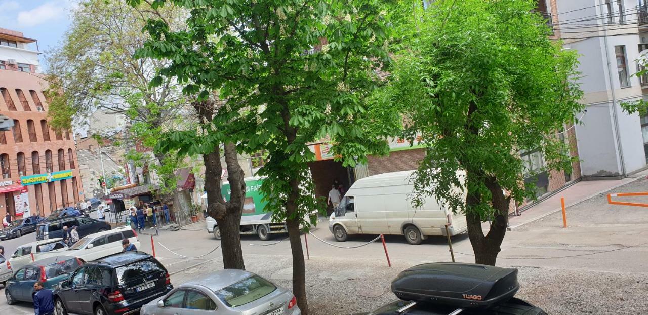 Nino'S Hotel On Tsamebuli Tbilisi Ngoại thất bức ảnh